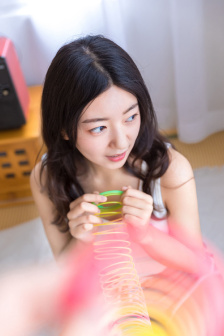 一边吃奶一边哭乱抻又乱扭